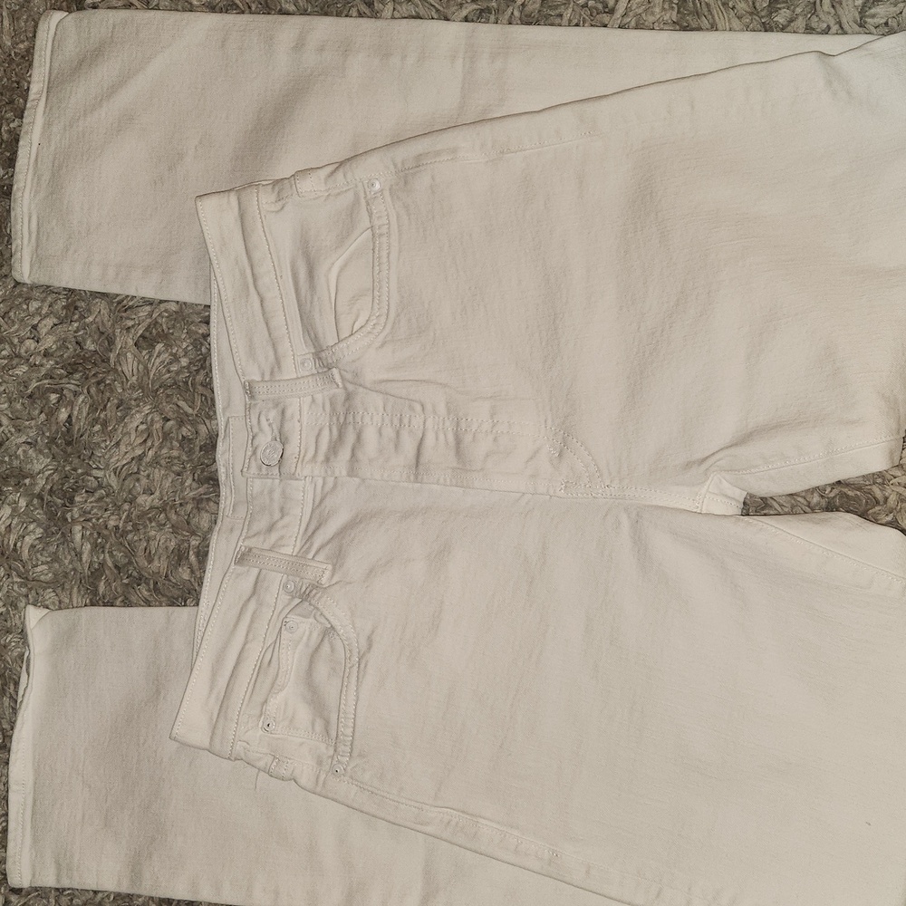 Mother High Waisted Hiker Hover White Jeans. Size 26